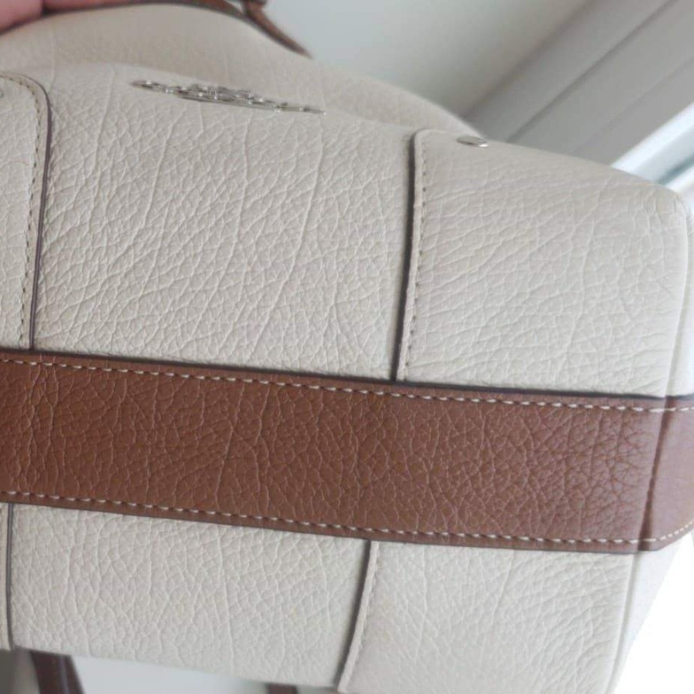 Coach purse - Picture 2 of 4